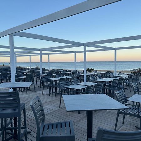 Acadie Saint Victor - Hotel Restaurant - Face Mer - Chatelaillon Plage Exterior photo