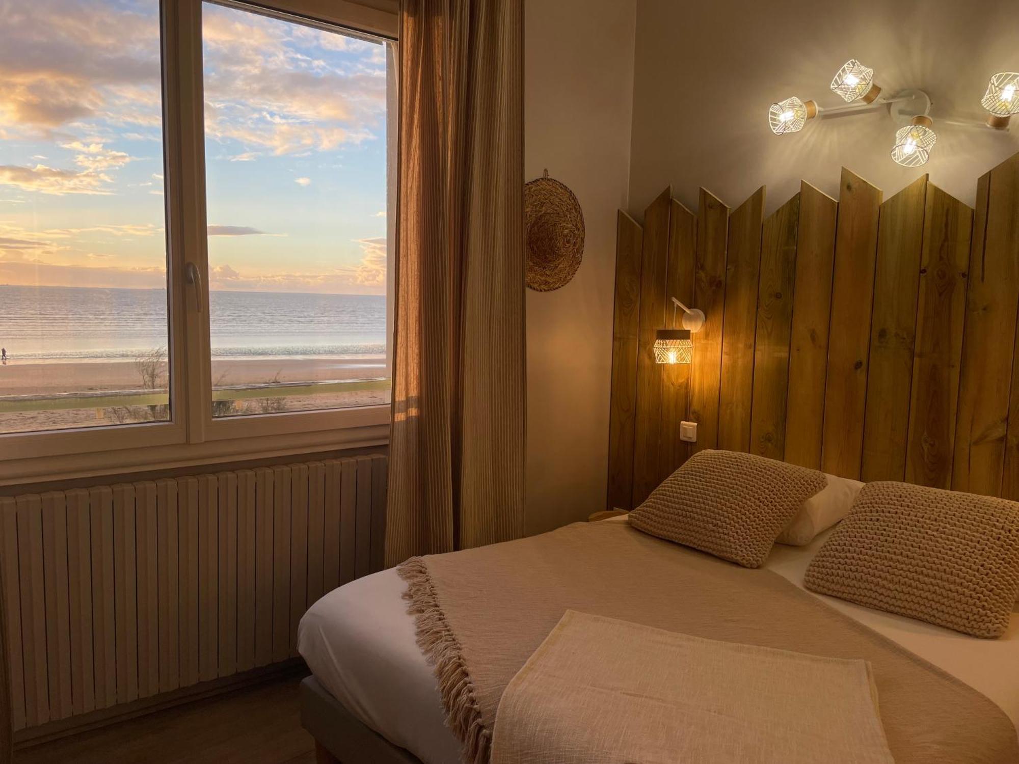 Acadie Saint Victor - Hotel Restaurant - Face Mer - Chatelaillon Plage Exterior photo