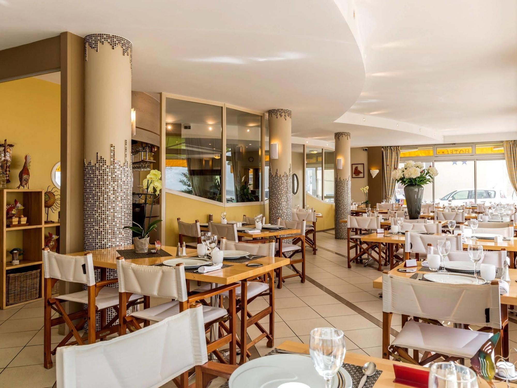 Acadie Saint Victor - Hotel Restaurant - Face Mer - Chatelaillon Plage Exterior photo