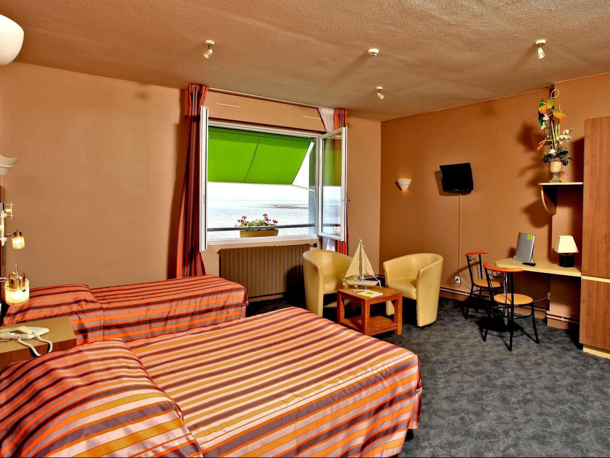 Acadie Saint Victor - Hotel Restaurant - Face Mer - Chatelaillon Plage Exterior photo
